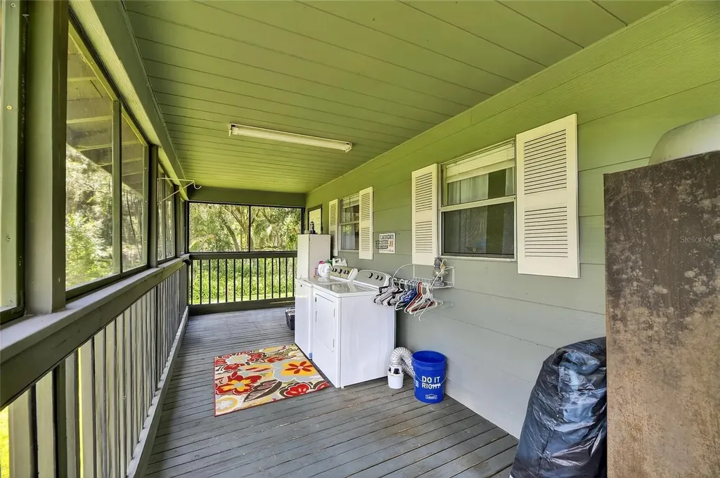 205 Wendel Avenue Lithia FL 33547