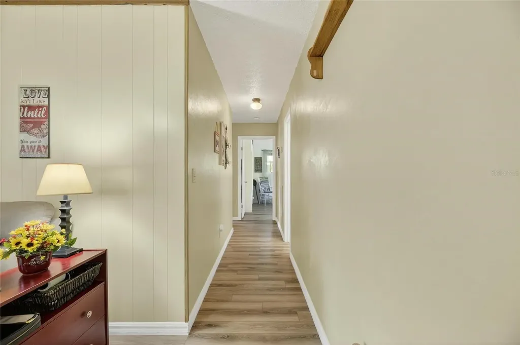 205 Wendel Avenue Lithia FL 33547