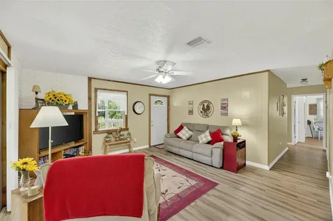 205 Wendel Avenue Lithia FL 33547