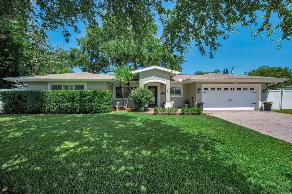 1732 Golf View Drive Belleair FL 33756