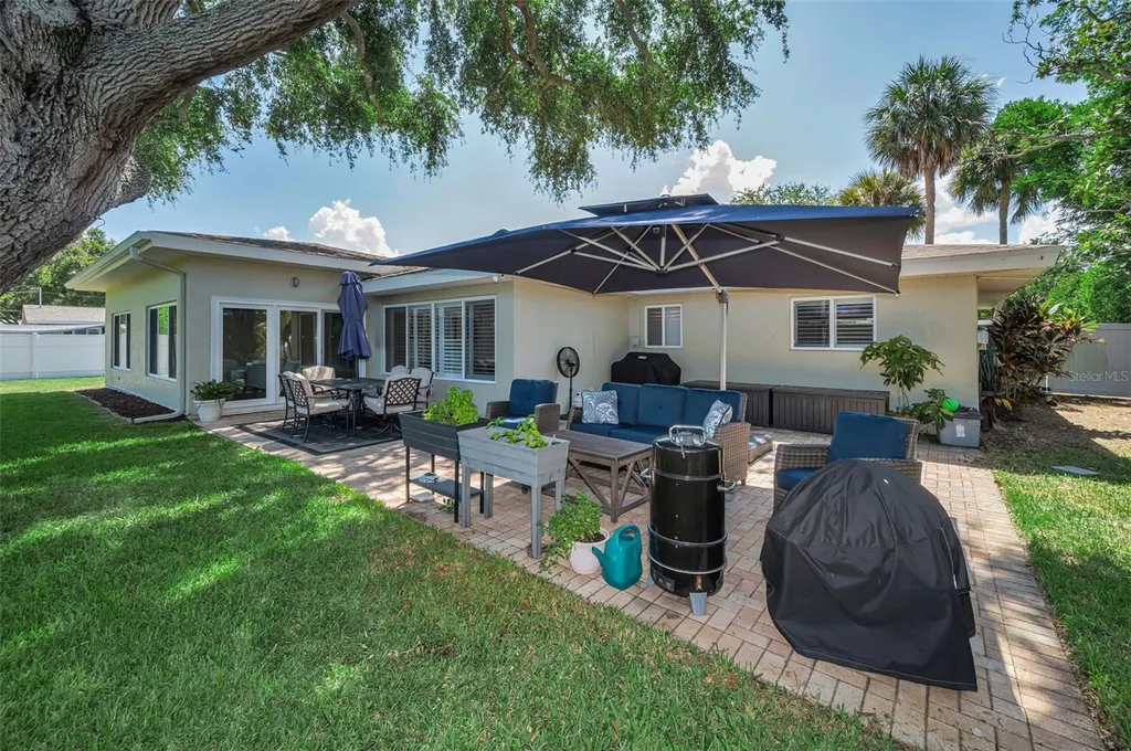 1732 Golf View Drive Belleair FL 33756