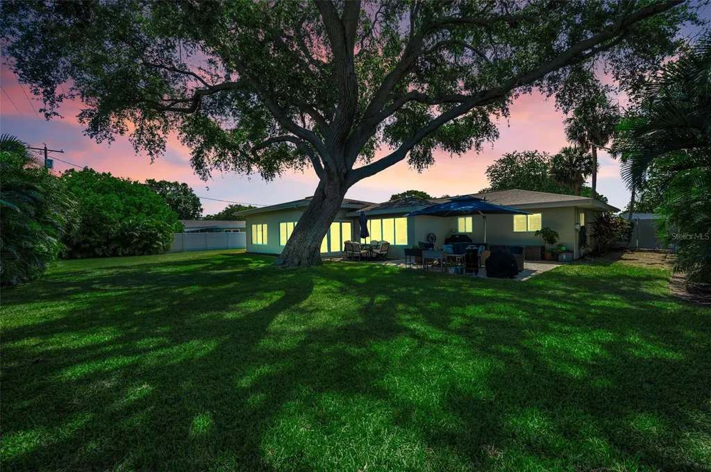 1732 Golf View Drive Belleair FL 33756