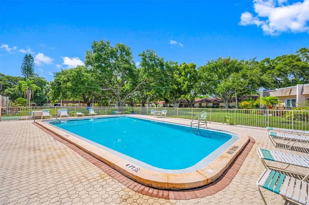 11511 113th Street Seminole FL 33778
