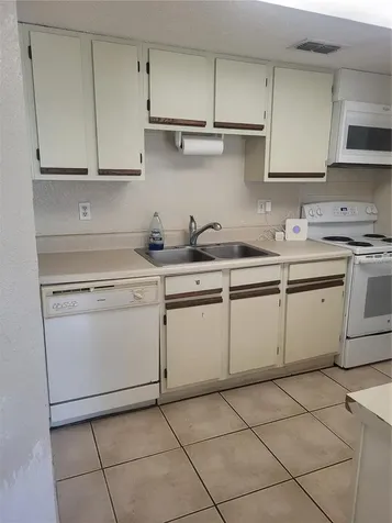 140 Hunter Lake Drive Oldsmar FL 34677