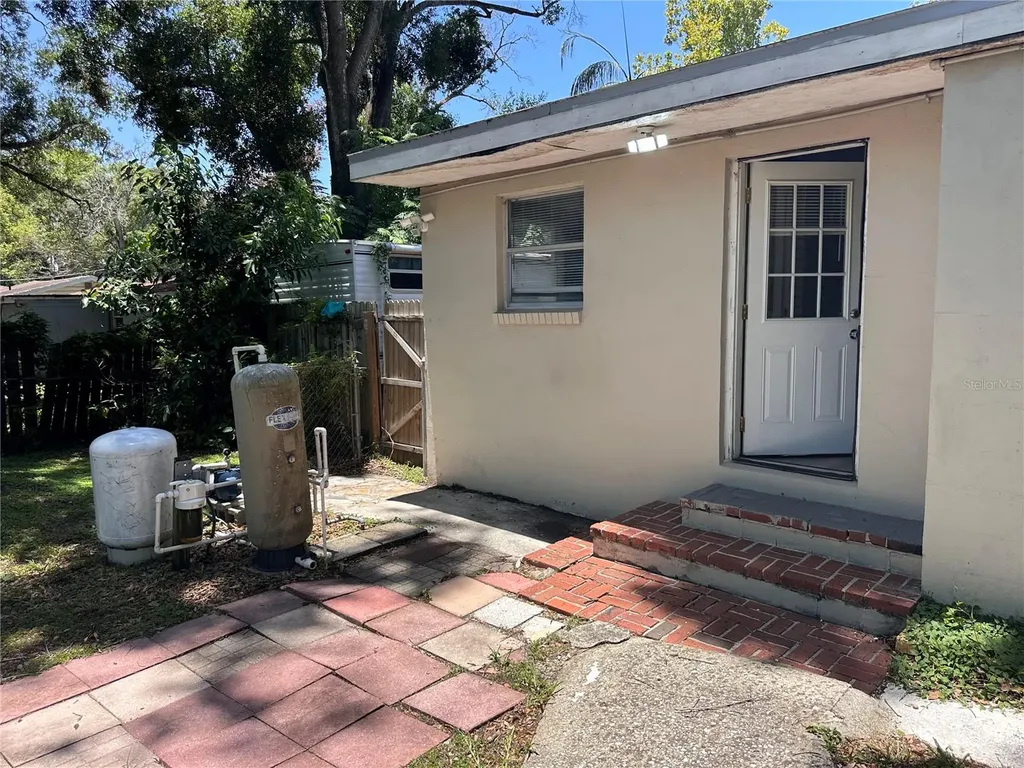 4017 Watson Road Tampa FL 33610