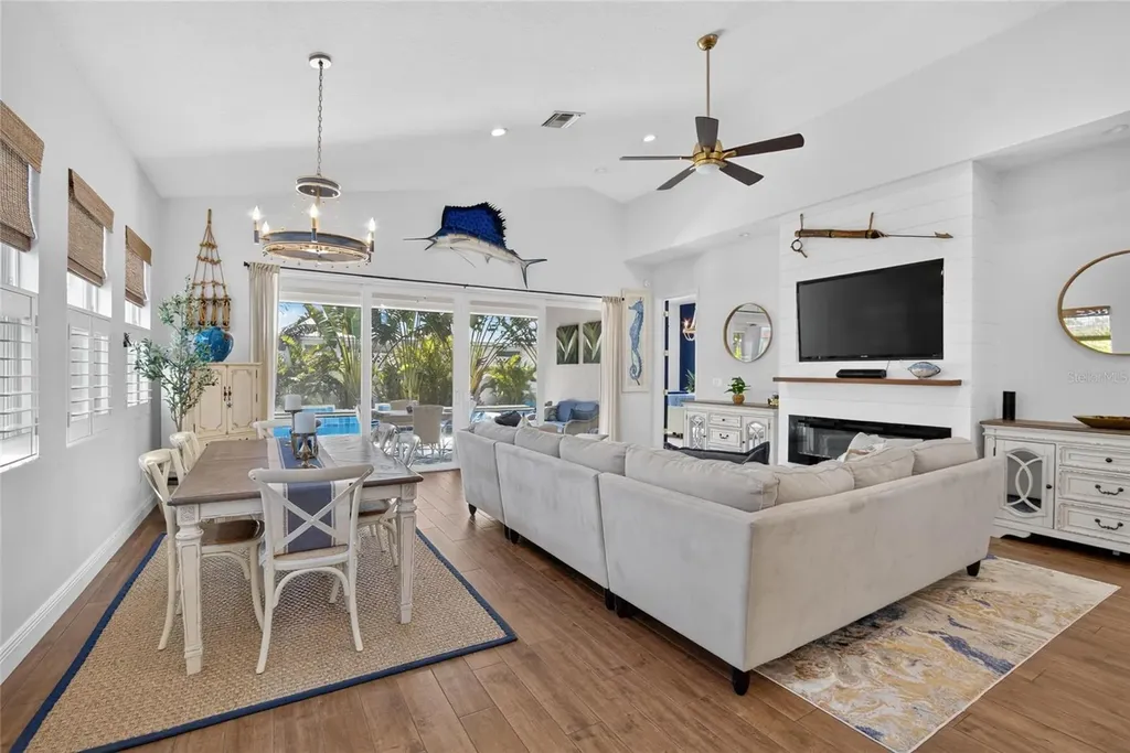 6411 Coquina Island Cove Apollo Beach FL 33572