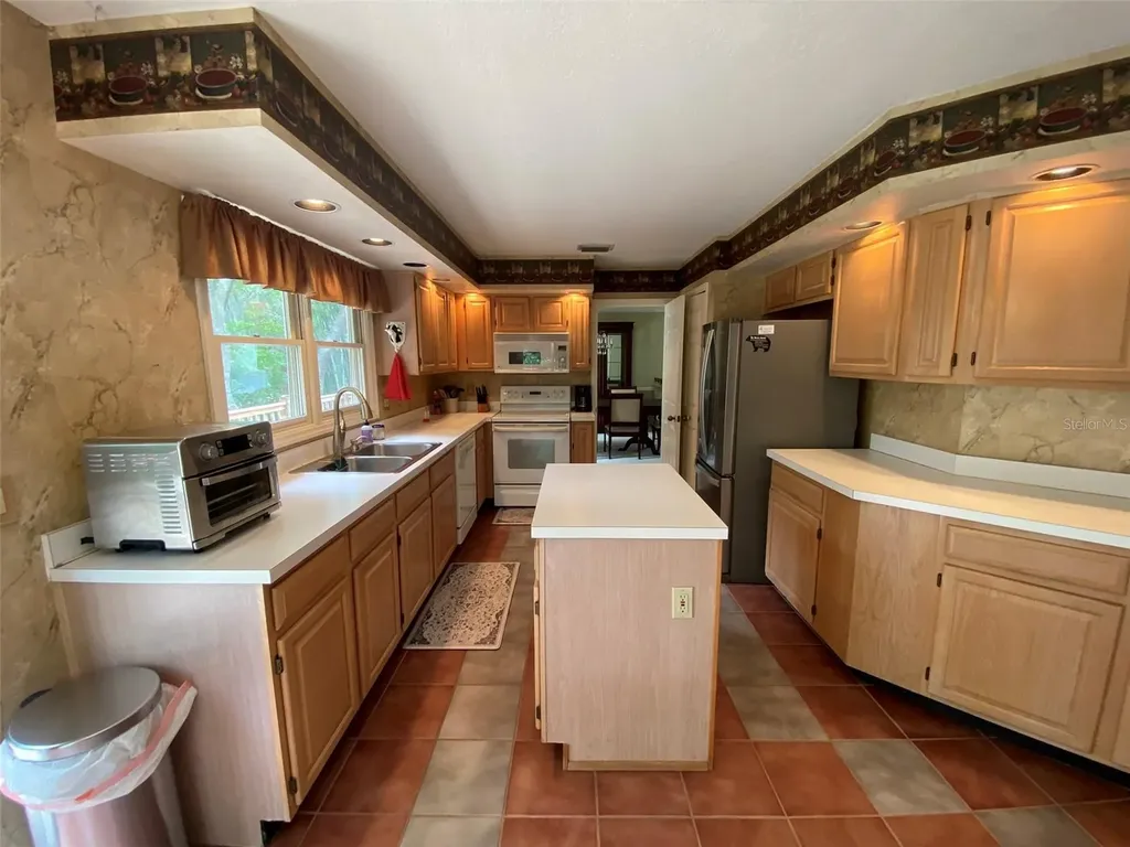 1016 Lakeside Dr. Drive Apopka FL 32712