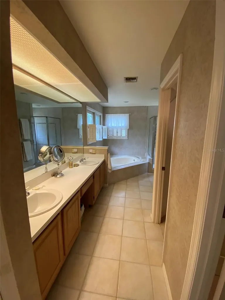 1016 Lakeside Dr. Drive Apopka FL 32712