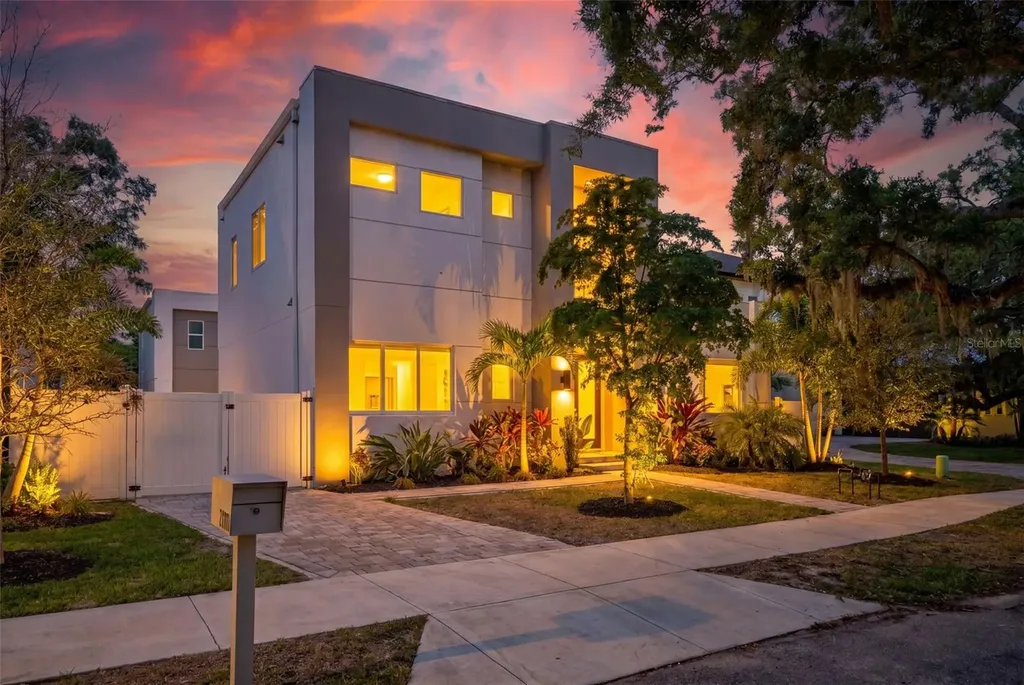 2430 Floyd Street Sarasota FL 34239