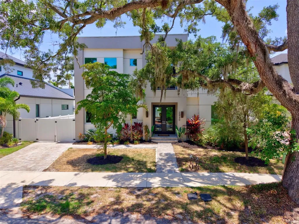 2430 Floyd Street Sarasota FL 34239