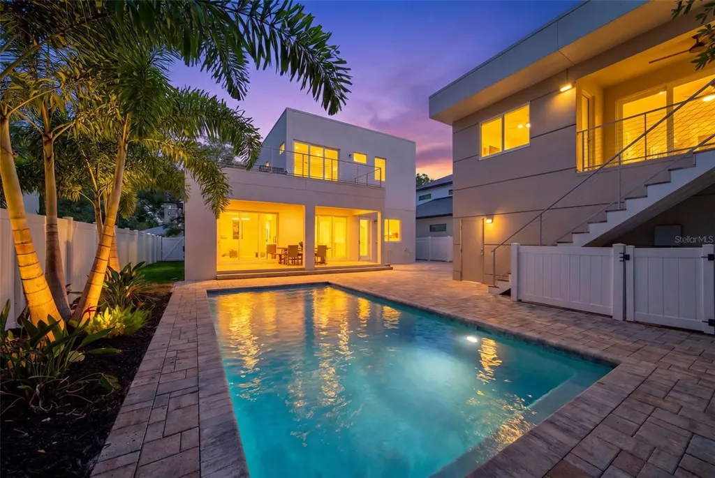 2430 Floyd Street Sarasota FL 34239