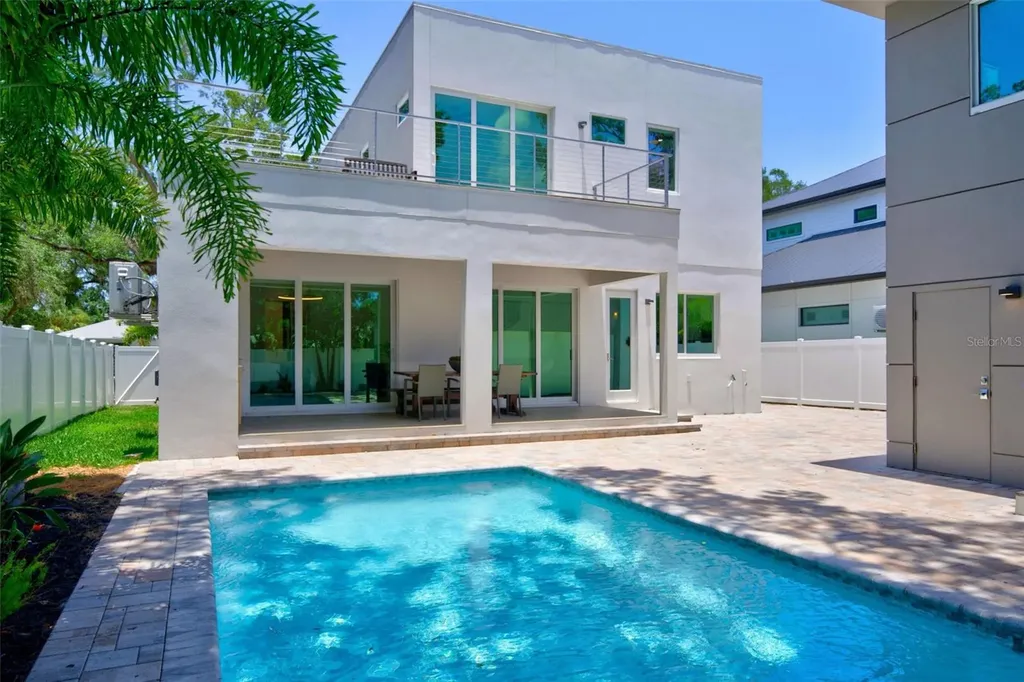 2430 Floyd Street Sarasota FL 34239