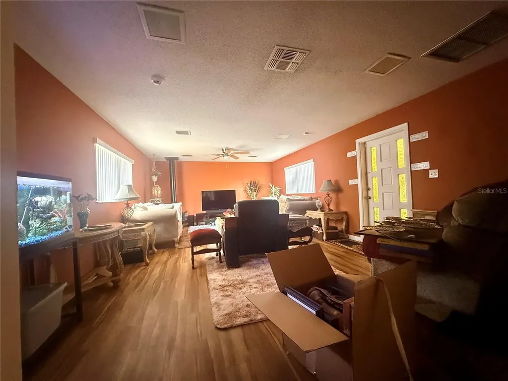 611 Ridgefield Avenue Ocoee FL 34761