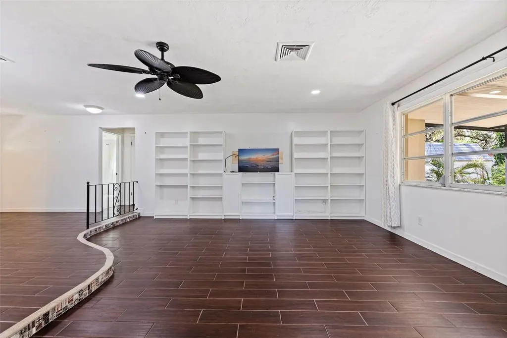 1282 Palm Street Clearwater FL 33755