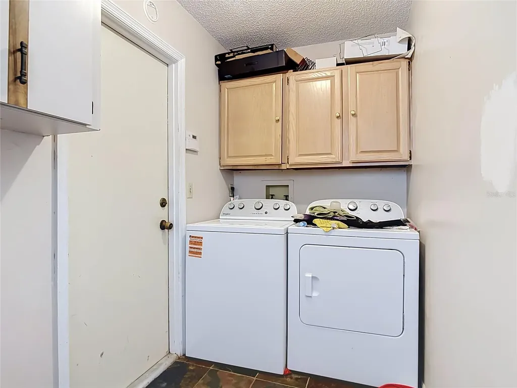 1072 Peak Circle Deltona FL 32738