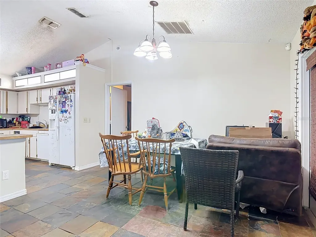 1072 Peak Circle Deltona FL 32738