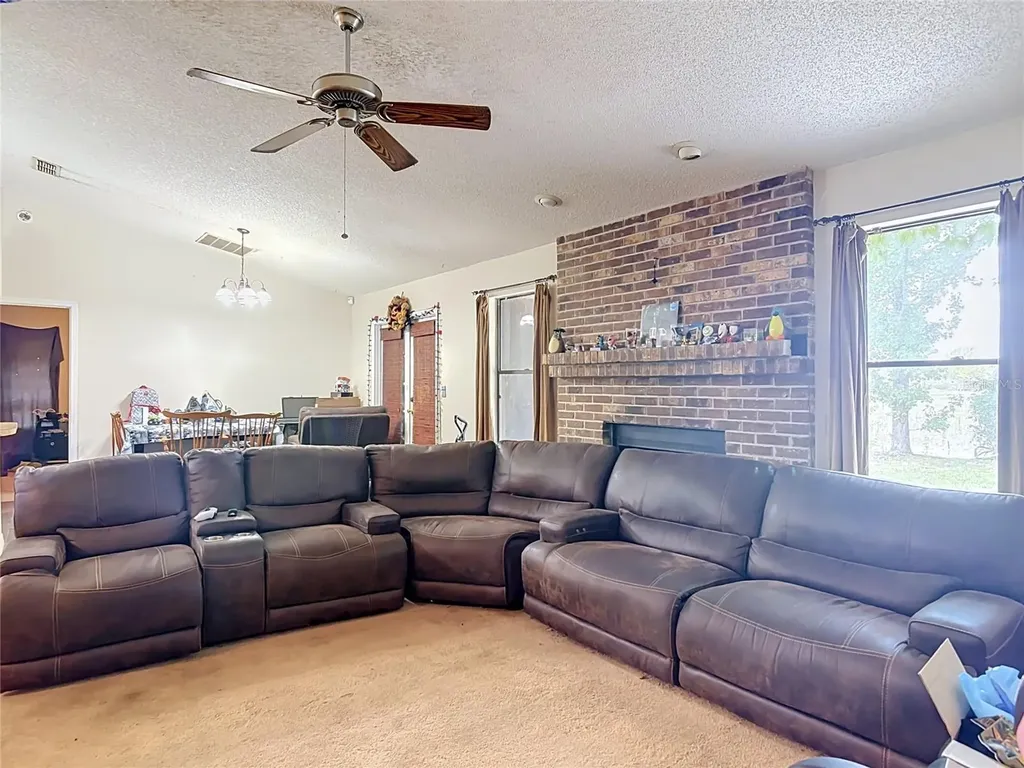 1072 Peak Circle Deltona FL 32738