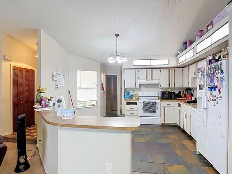 1072 Peak Circle Deltona FL 32738