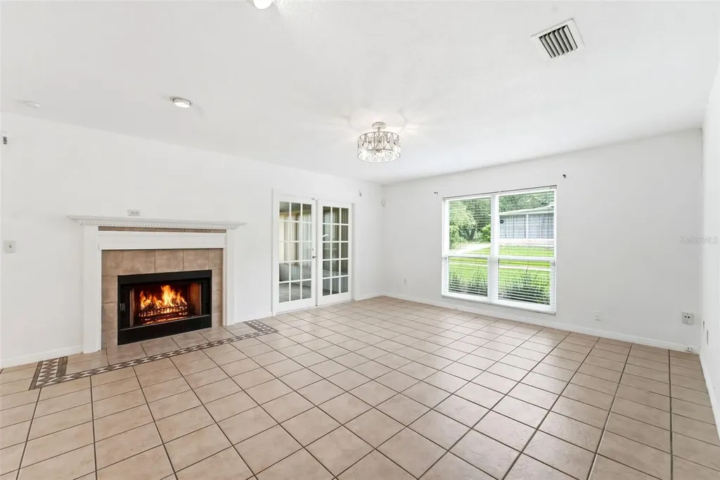 820 S Hill Avenue Deland FL 32724