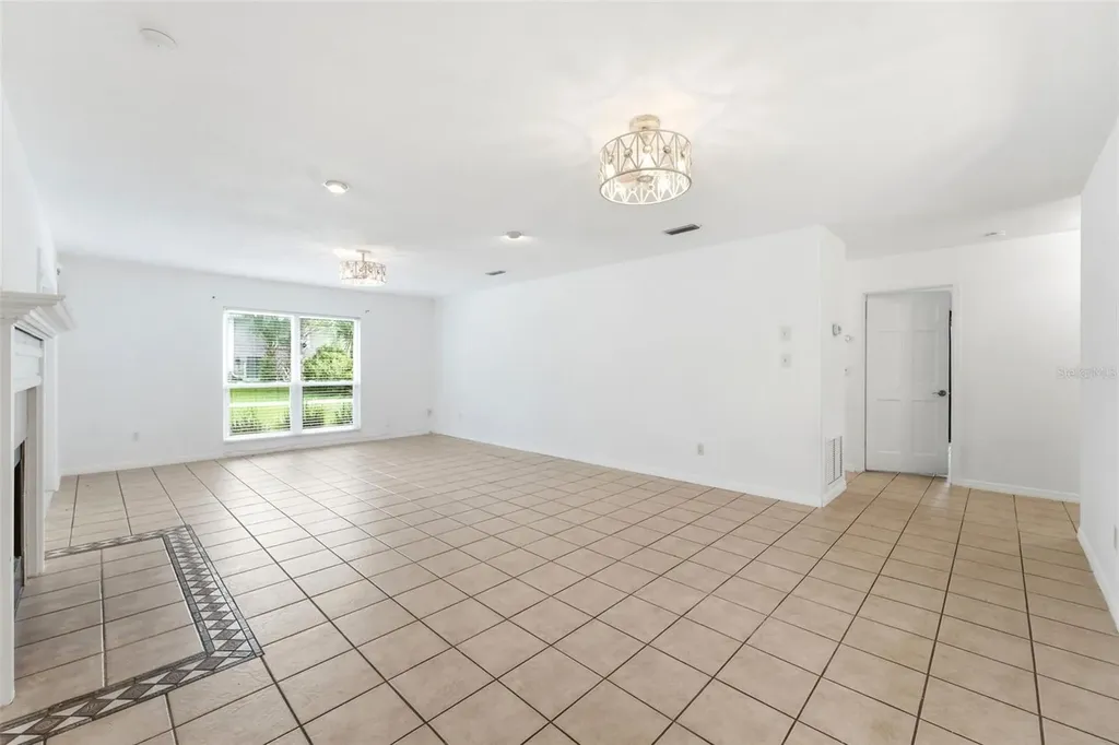 820 S Hill Avenue Deland FL 32724