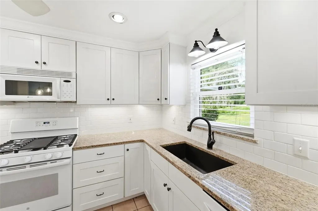 820 S Hill Avenue Deland FL 32724