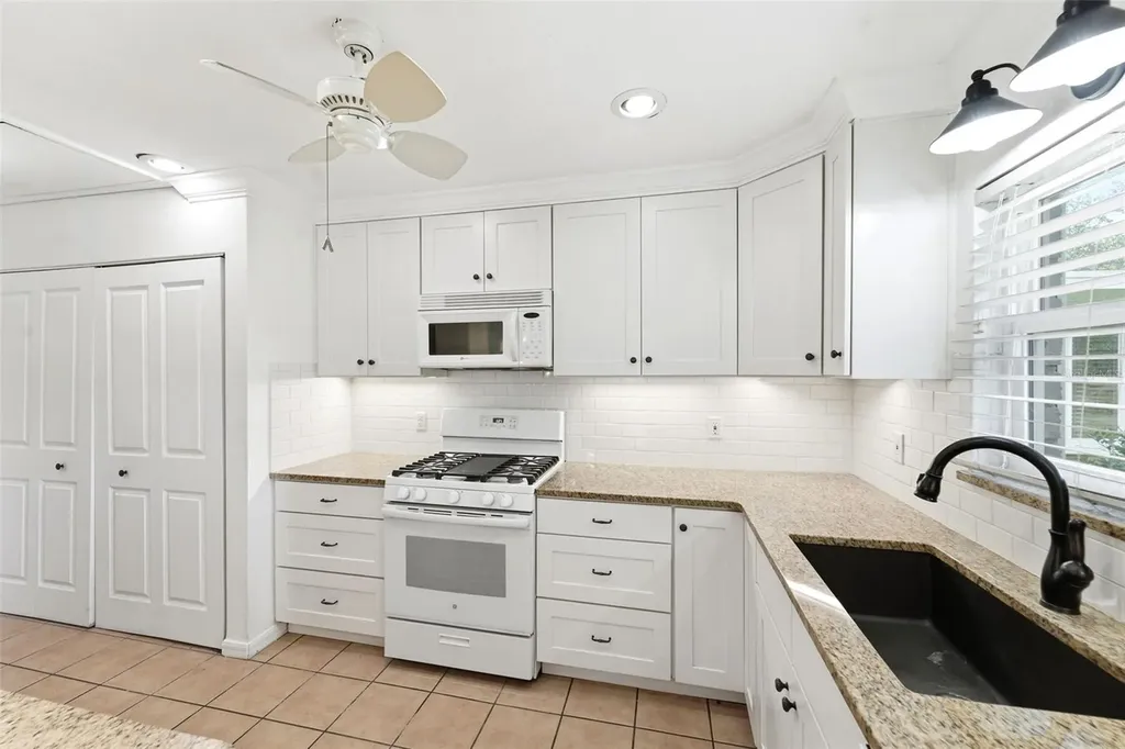 820 S Hill Avenue Deland FL 32724