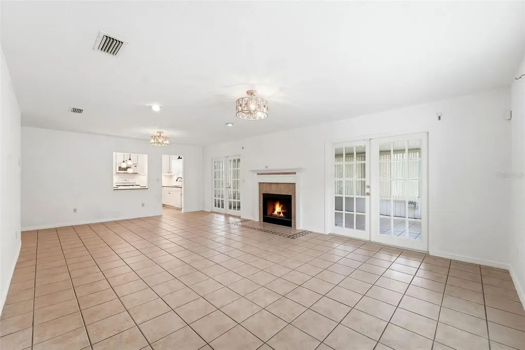 820 S Hill Avenue Deland FL 32724