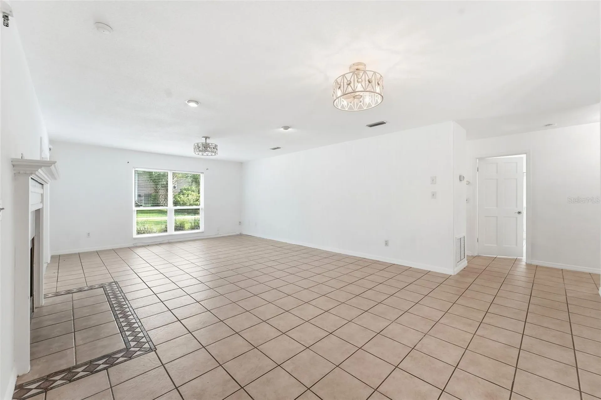 820 S Hill Avenue Deland FL 32724