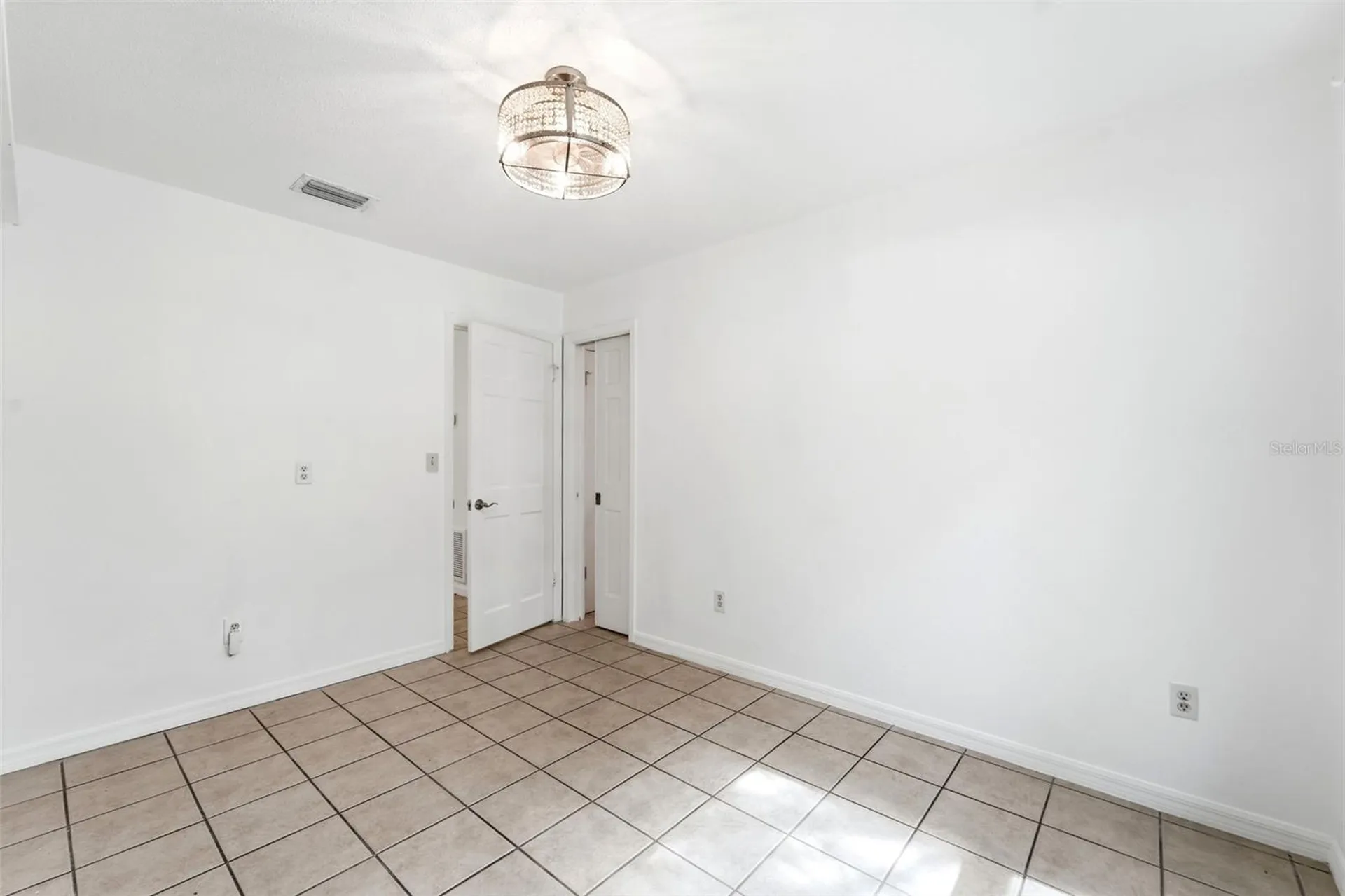 820 S Hill Avenue Deland FL 32724