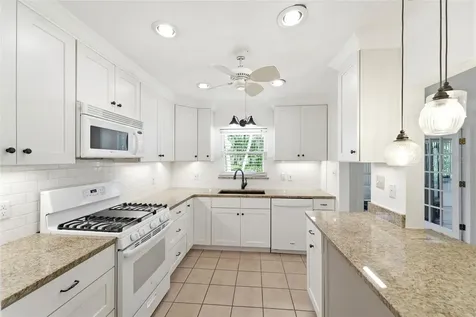 820 S Hill Avenue Deland FL 32724