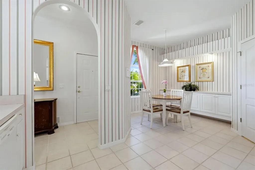 9402 Forest Hills Circle Sarasota FL 34238