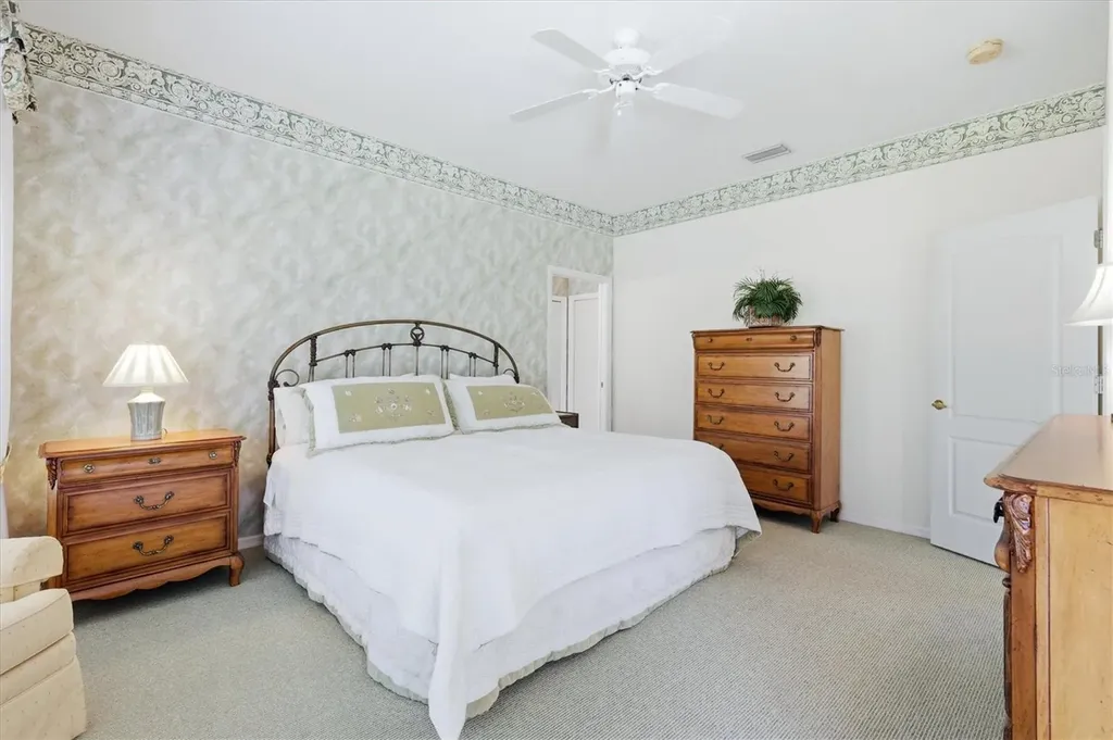 9402 Forest Hills Circle Sarasota FL 34238