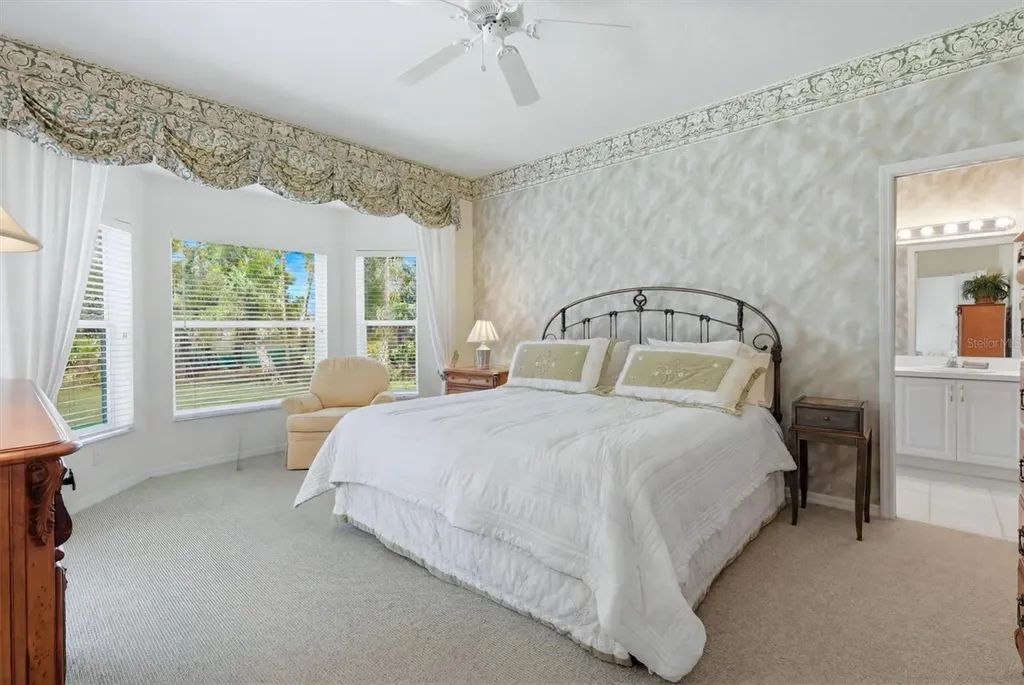 9402 Forest Hills Circle Sarasota FL 34238