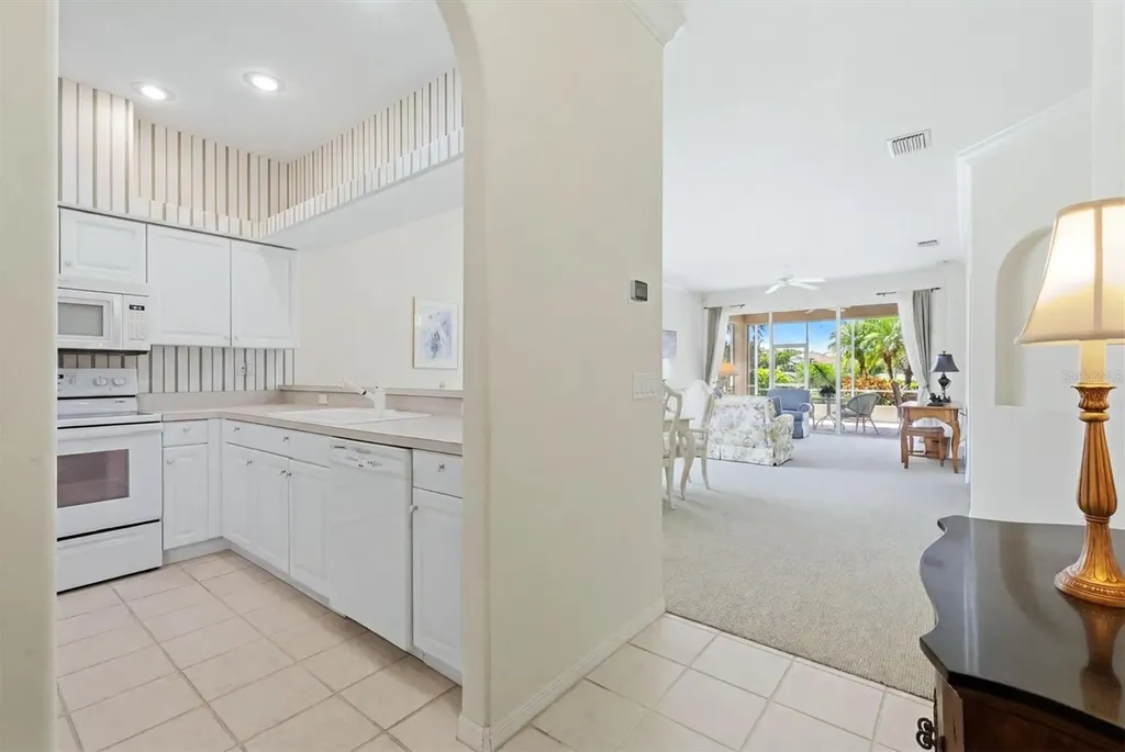 9402 Forest Hills Circle Sarasota FL 34238