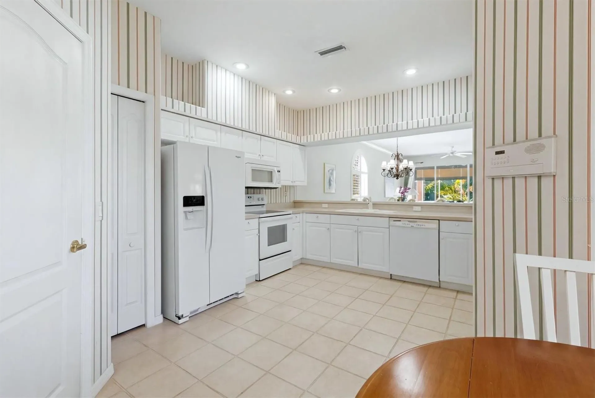 9402 Forest Hills Circle Sarasota FL 34238
