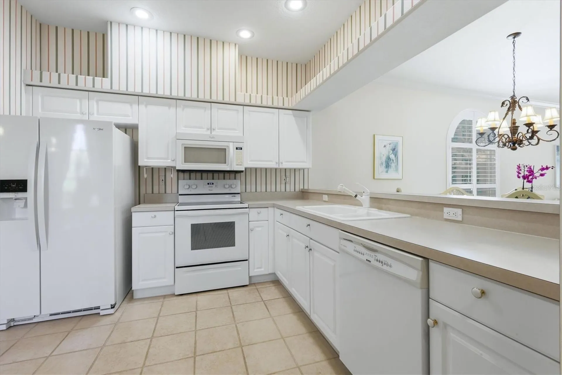 9402 Forest Hills Circle Sarasota FL 34238