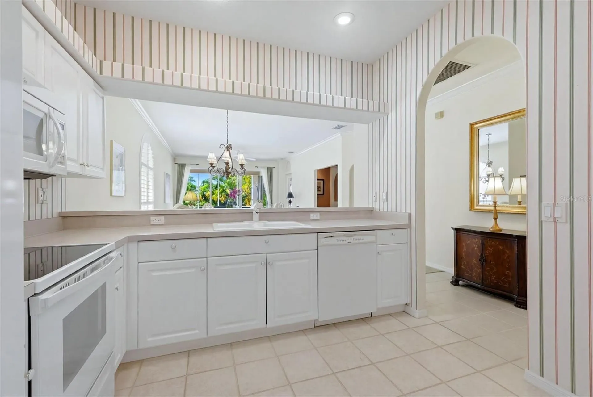 9402 Forest Hills Circle Sarasota FL 34238