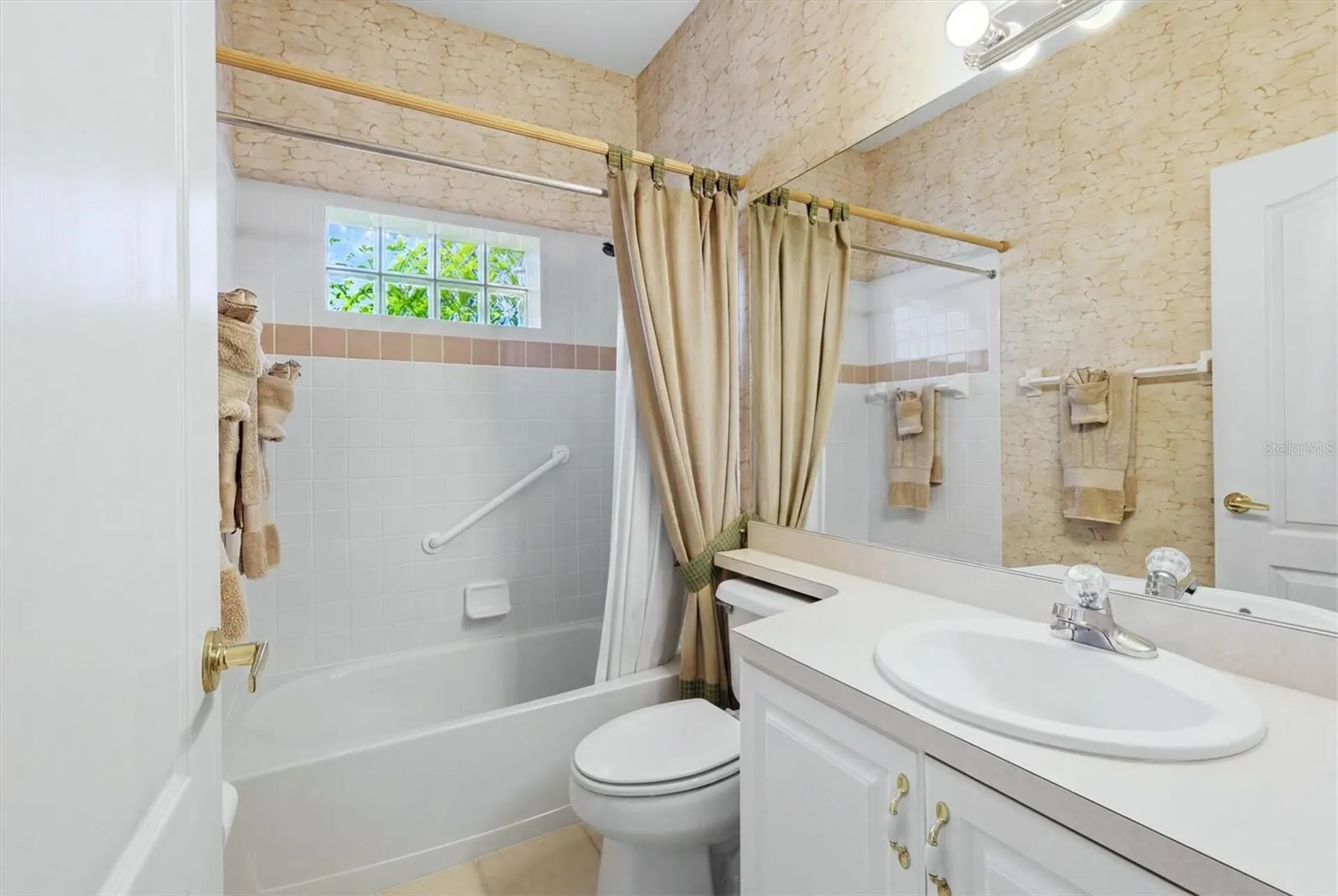 9402 Forest Hills Circle Sarasota FL 34238