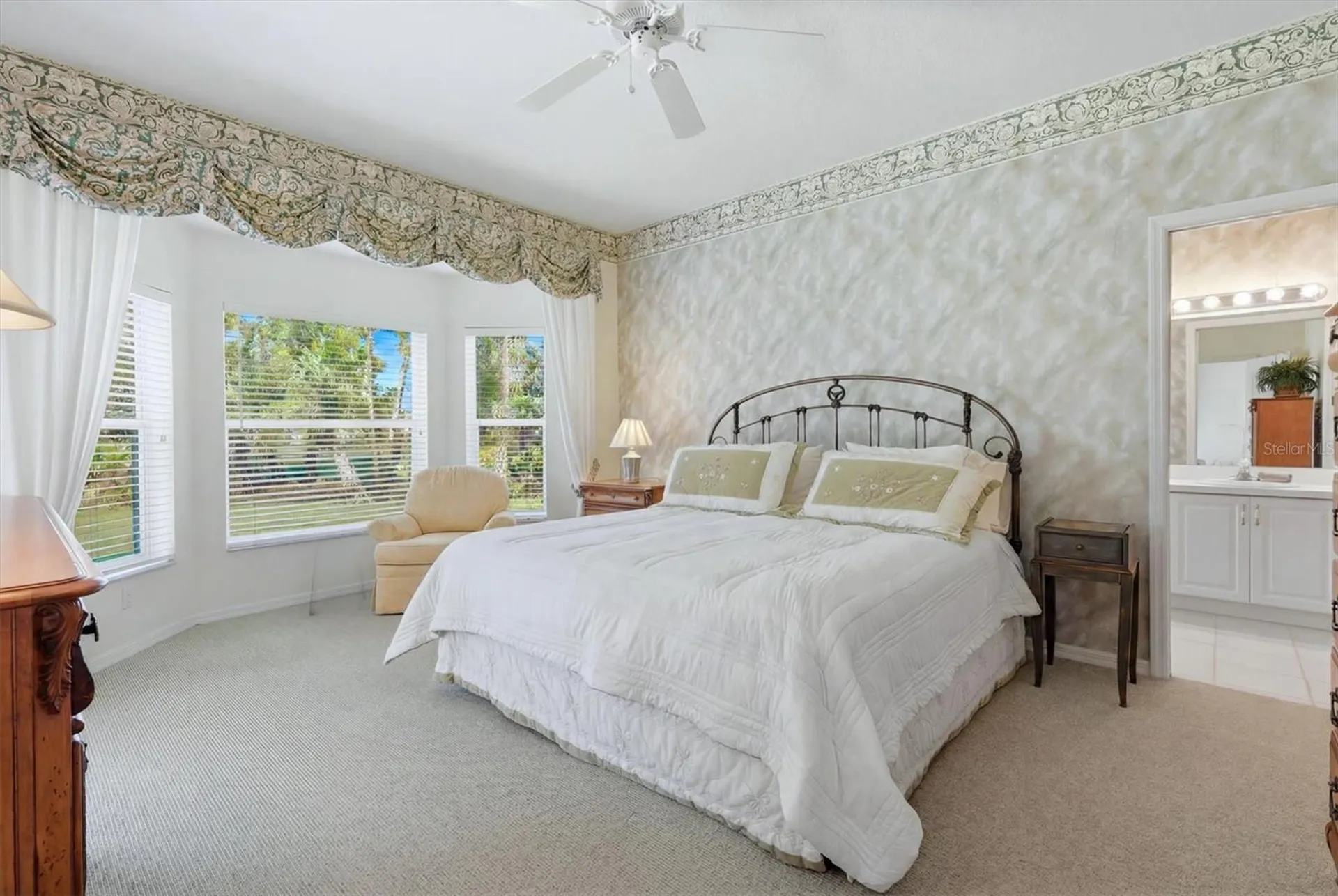 9402 Forest Hills Circle Sarasota FL 34238