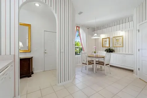 9402 Forest Hills Circle Sarasota FL 34238