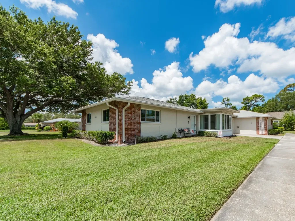 1009 Queen Anne Drive Palm Harbor FL 34684