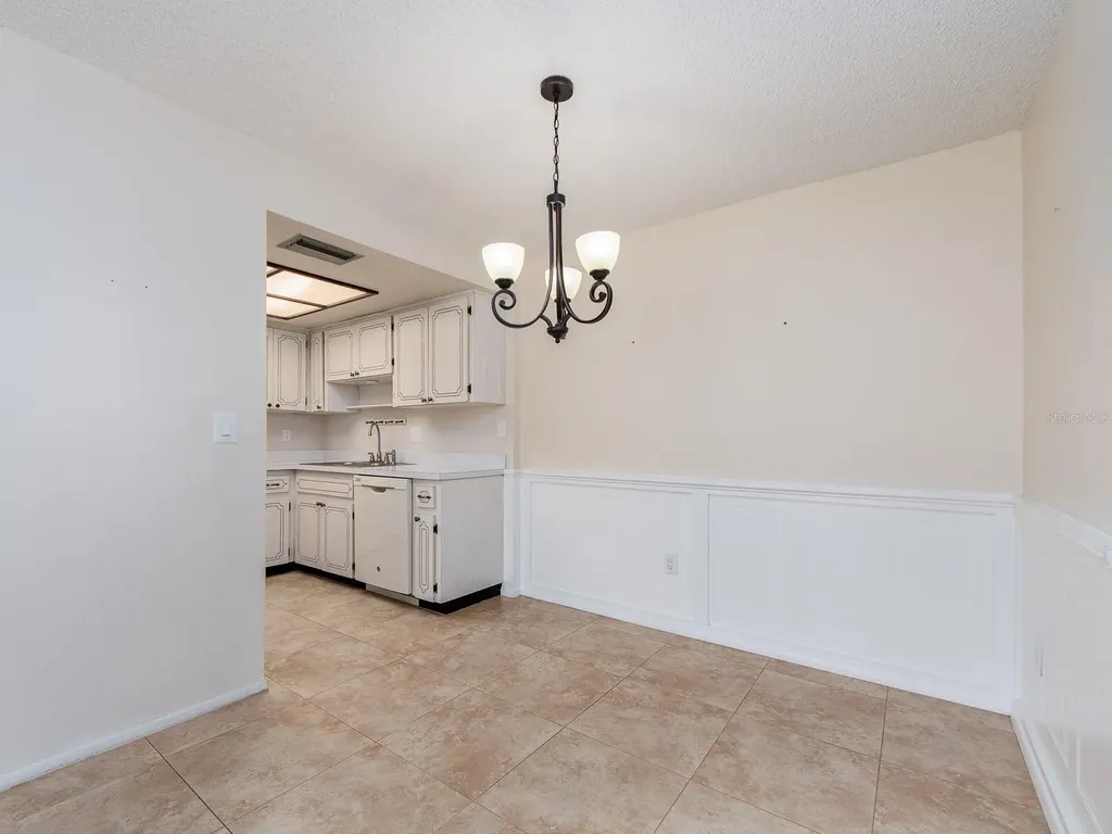 1009 Queen Anne Drive Palm Harbor FL 34684