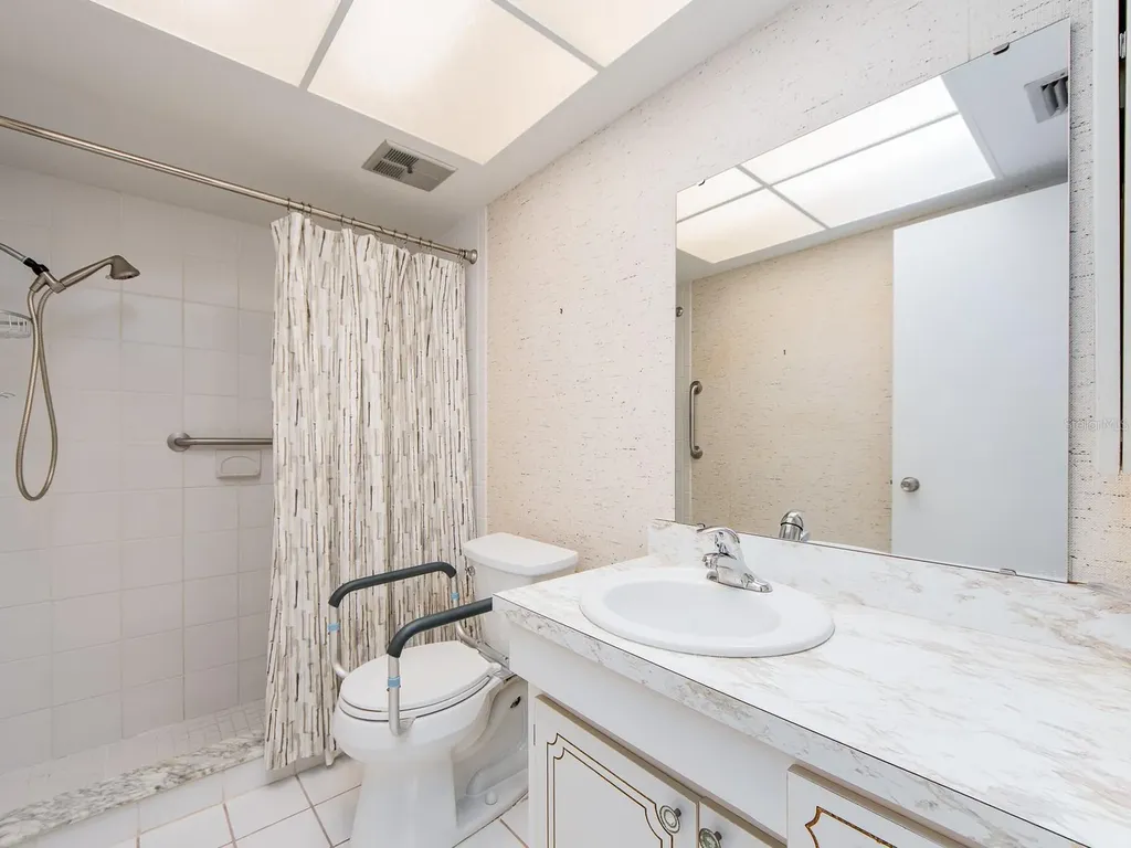 1009 Queen Anne Drive Palm Harbor FL 34684