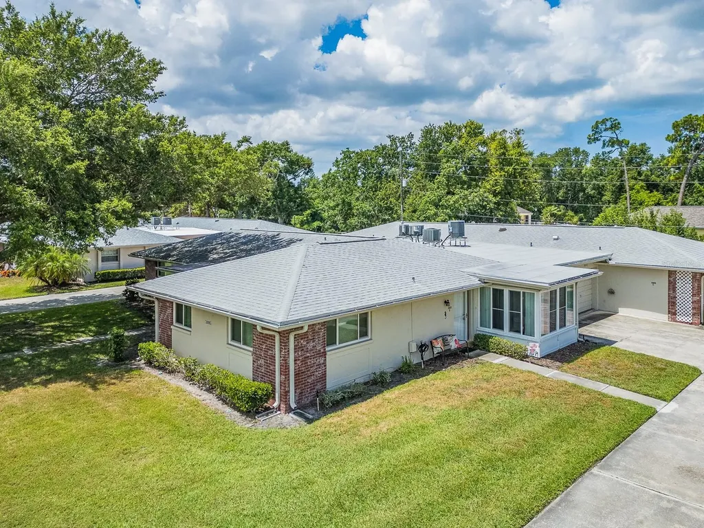 1009 Queen Anne Drive Palm Harbor FL 34684