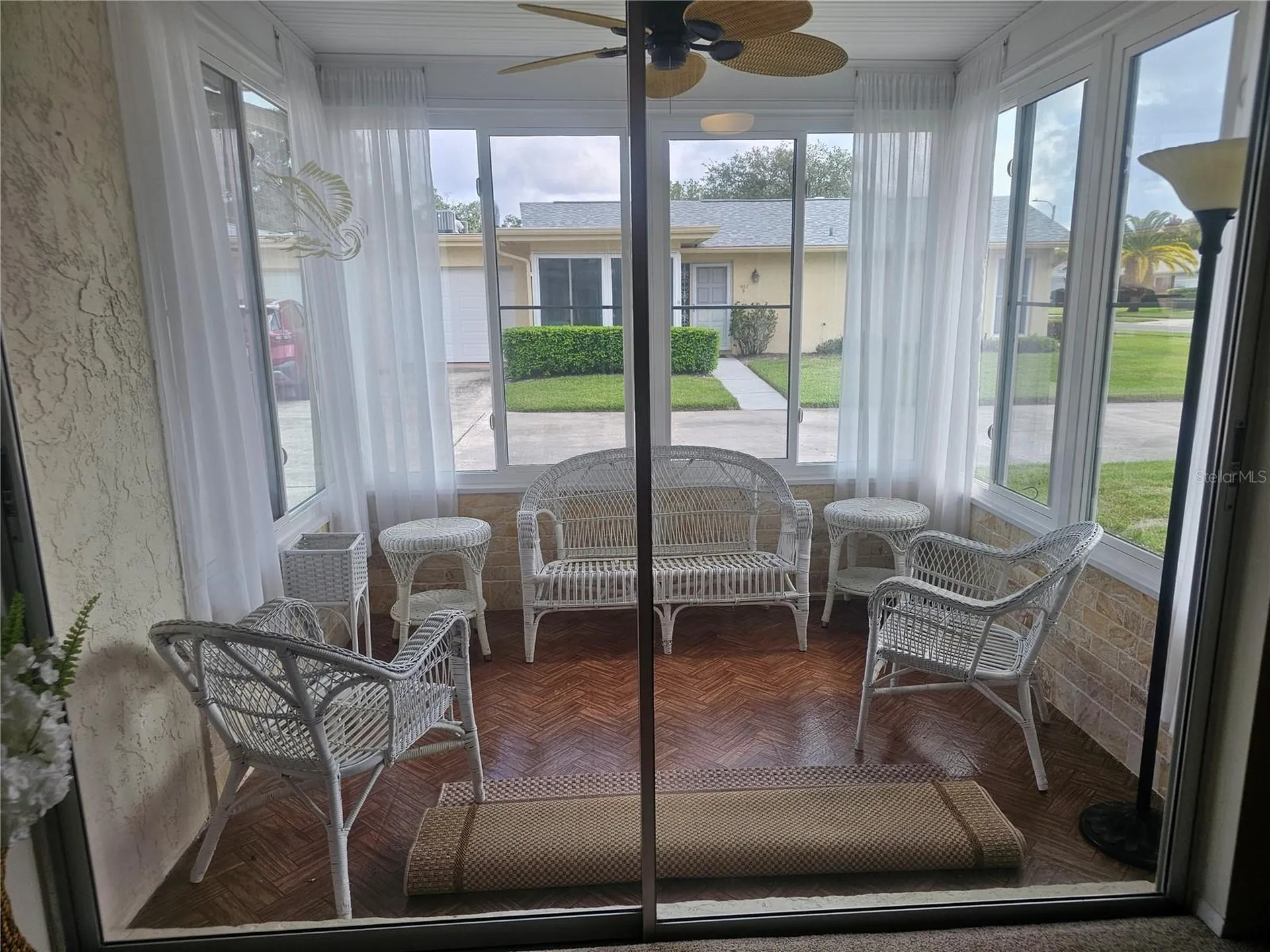 1009 Queen Anne Drive Palm Harbor FL 34684