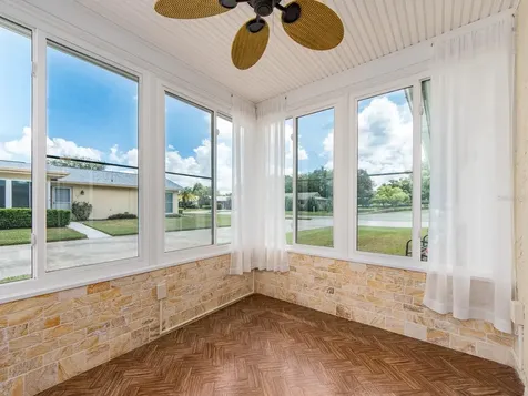 1009 Queen Anne Drive Palm Harbor FL 34684