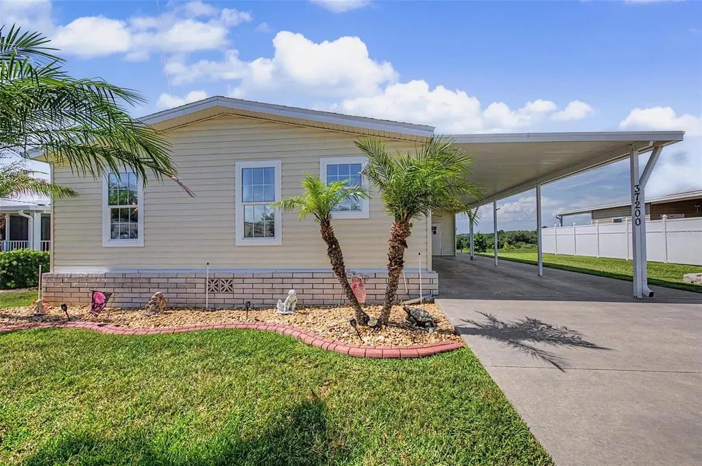 37200 Neukom Avenue Zephyrhills FL 33541