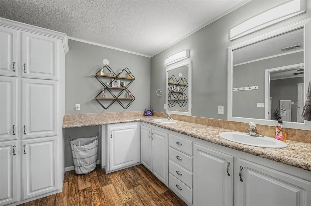 37200 Neukom Avenue Zephyrhills FL 33541