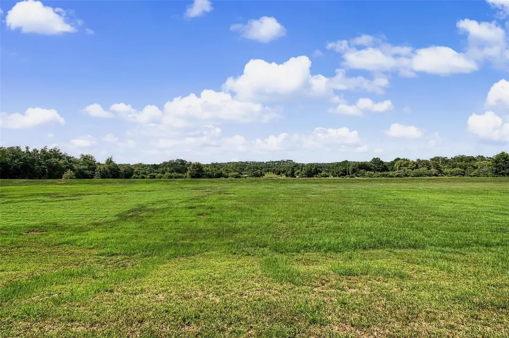 37200 Neukom Avenue Zephyrhills FL 33541