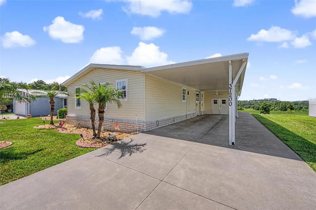 37200 Neukom Avenue Zephyrhills FL 33541